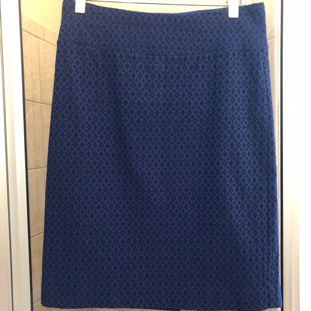 Flattering stretchy blue skirt